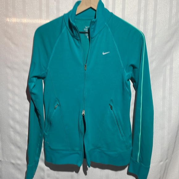 Nike Ladies Teal Medium DriFit zip up. The pockets have pockets 😍 - Picture 4 of 7